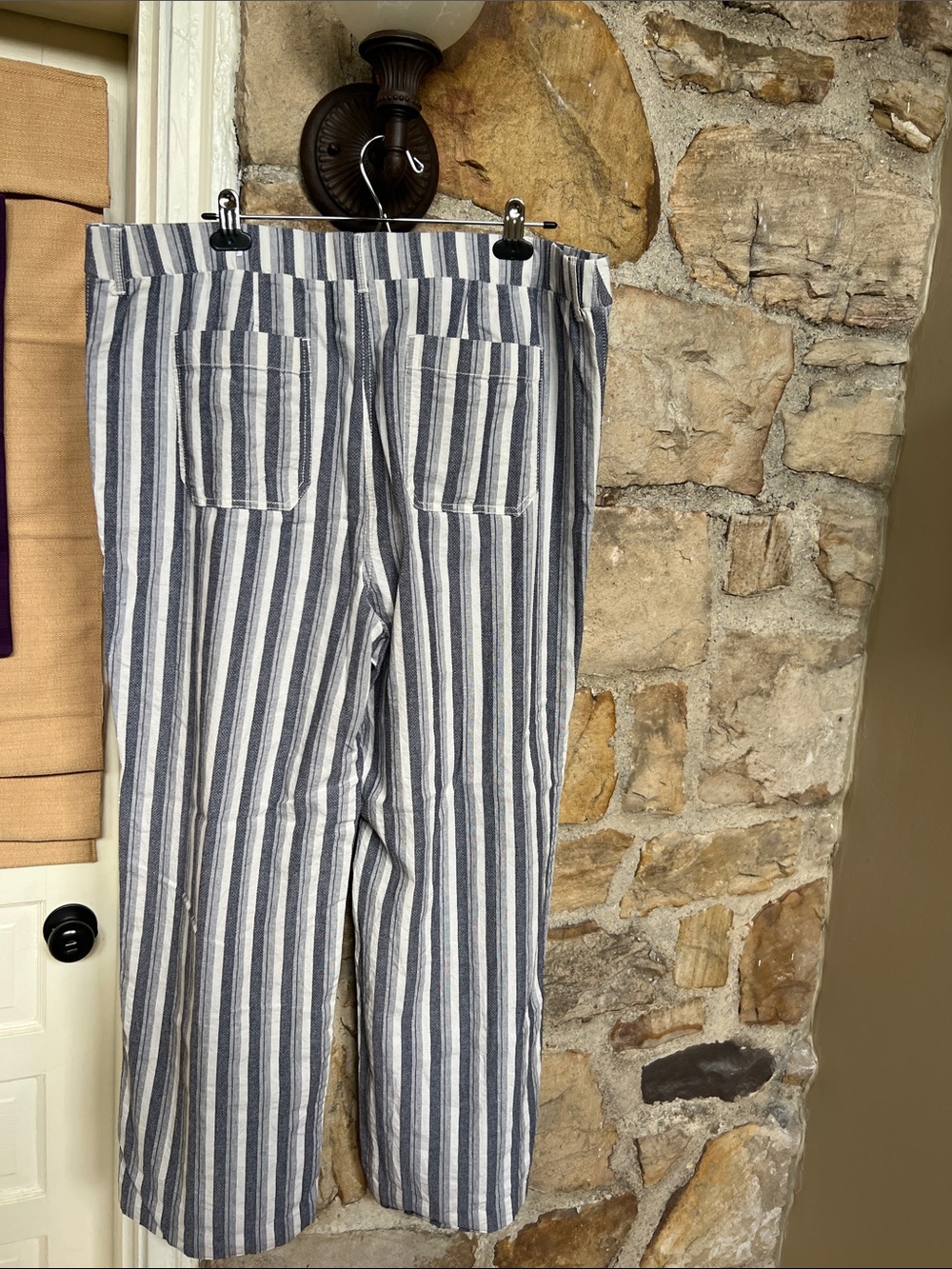 Comfy, Chic Summer Pants - Picture 2 of 8